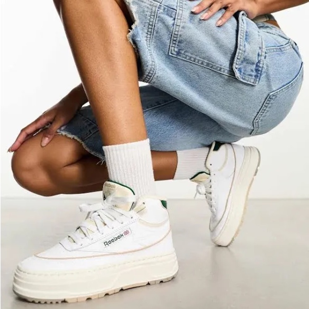 NWT Reebok Club C Geo Mid Sneaker in Chalk/ Green